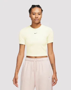 Nike Sportswear Essential Slim Cropped Tee