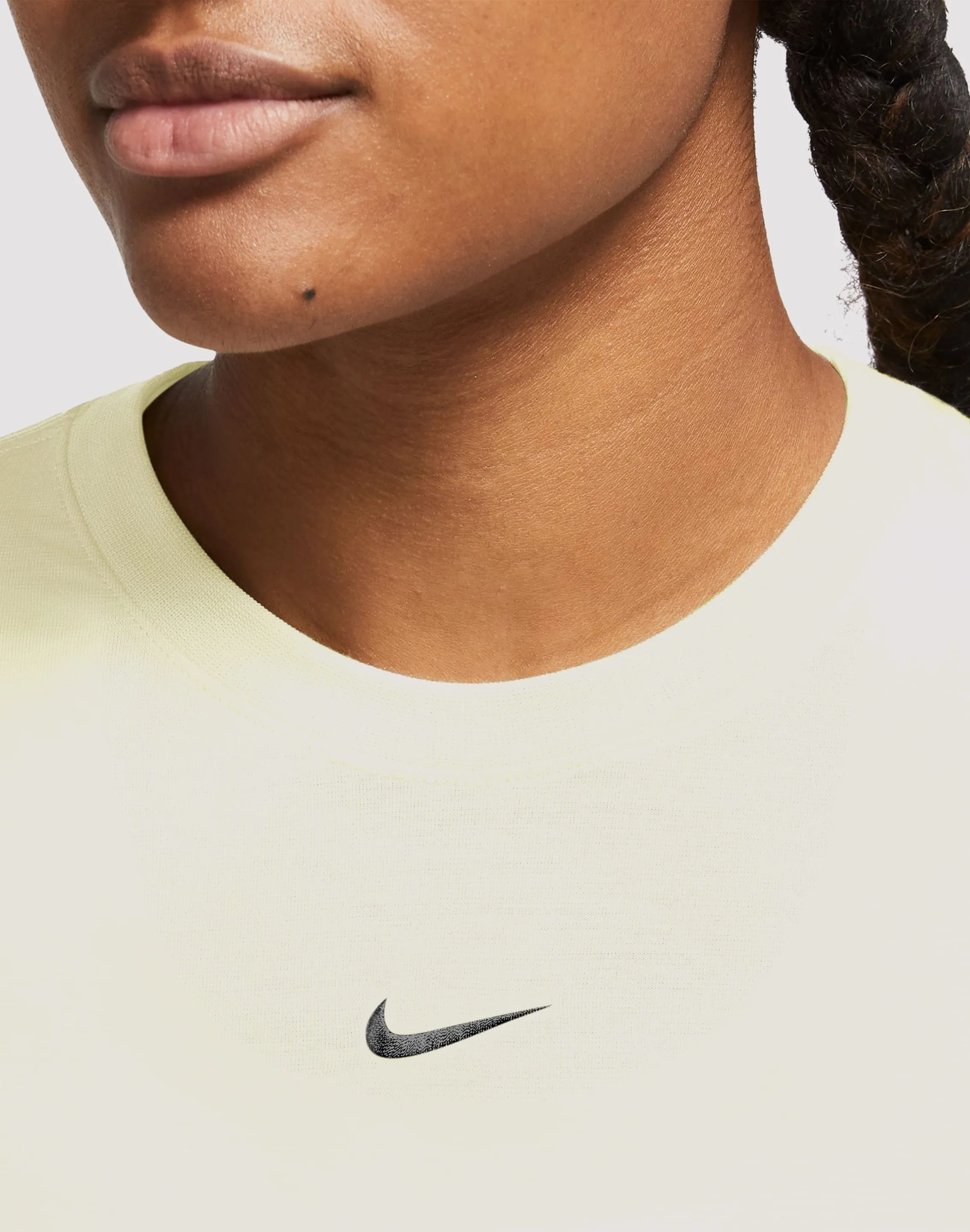 Nike Sportswear Essential Slim Cropped Tee