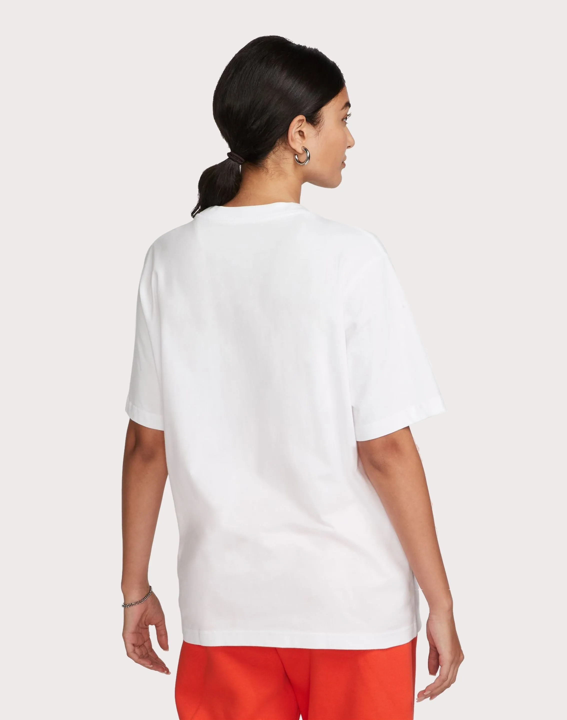 Nike Sportswear Essential Tee