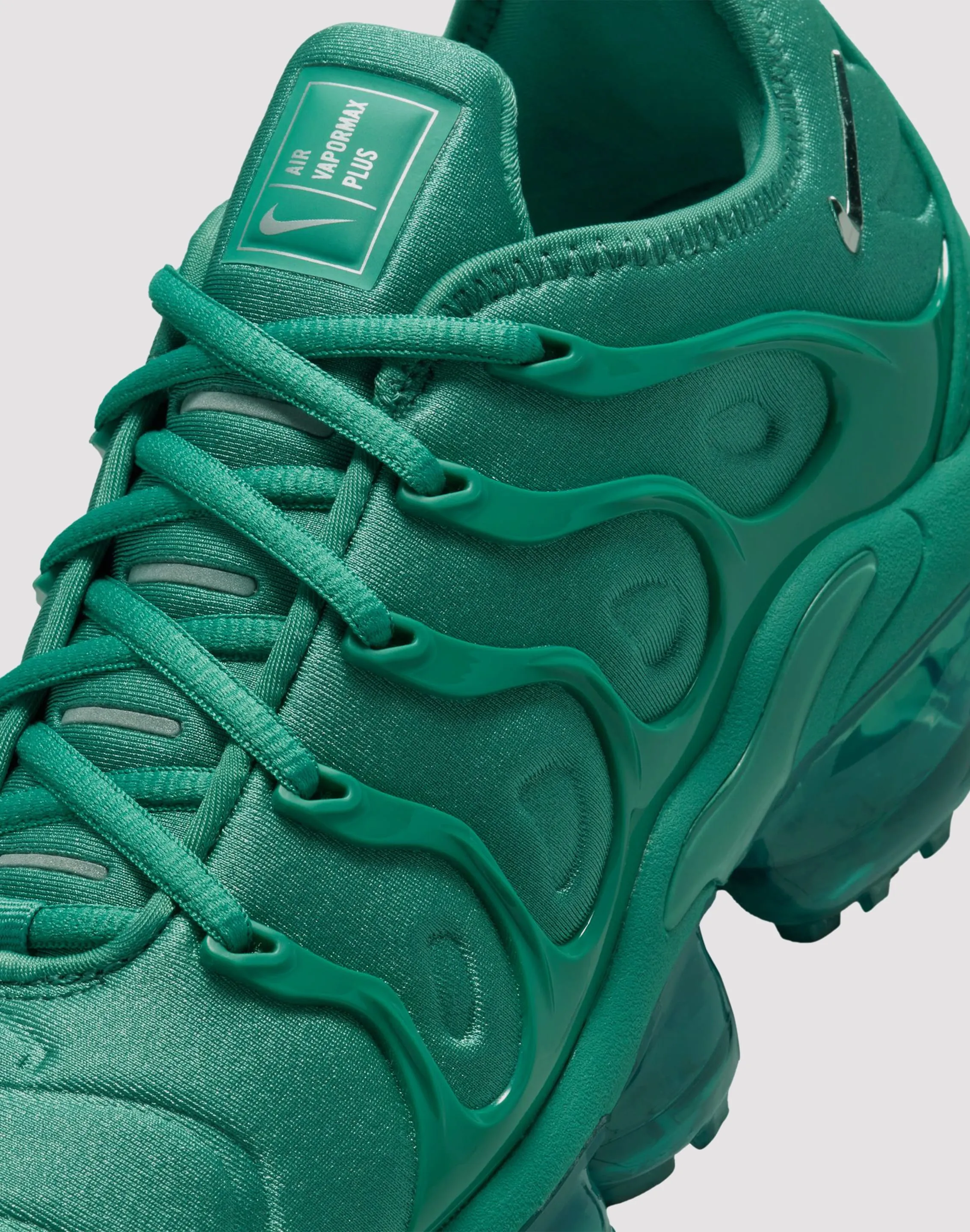Nike VaporMax Plus "Bicoastal/Chrome/Metallic Silver"