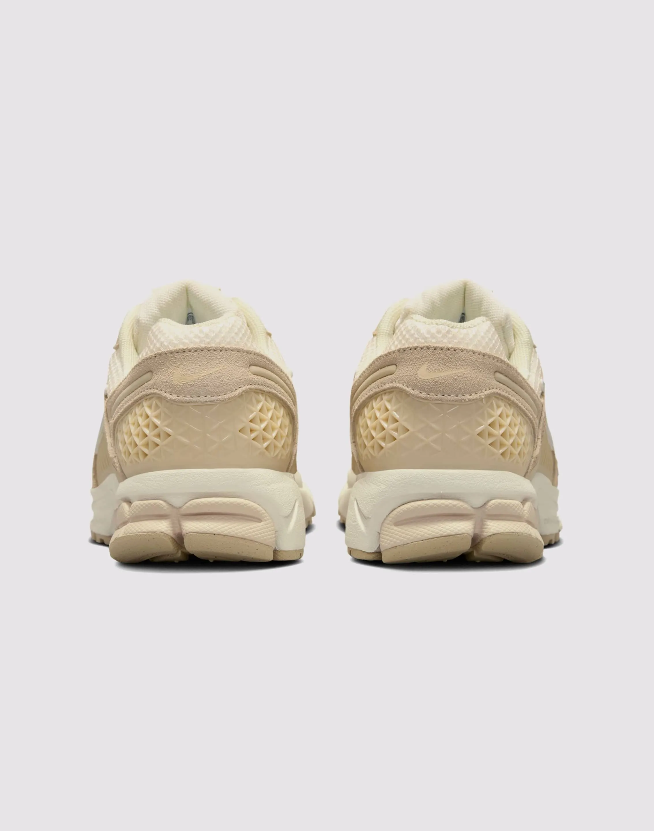 Nike Zoom Vomero 5 "Beach/Sail/Lt Khaki/Pale Ivory"