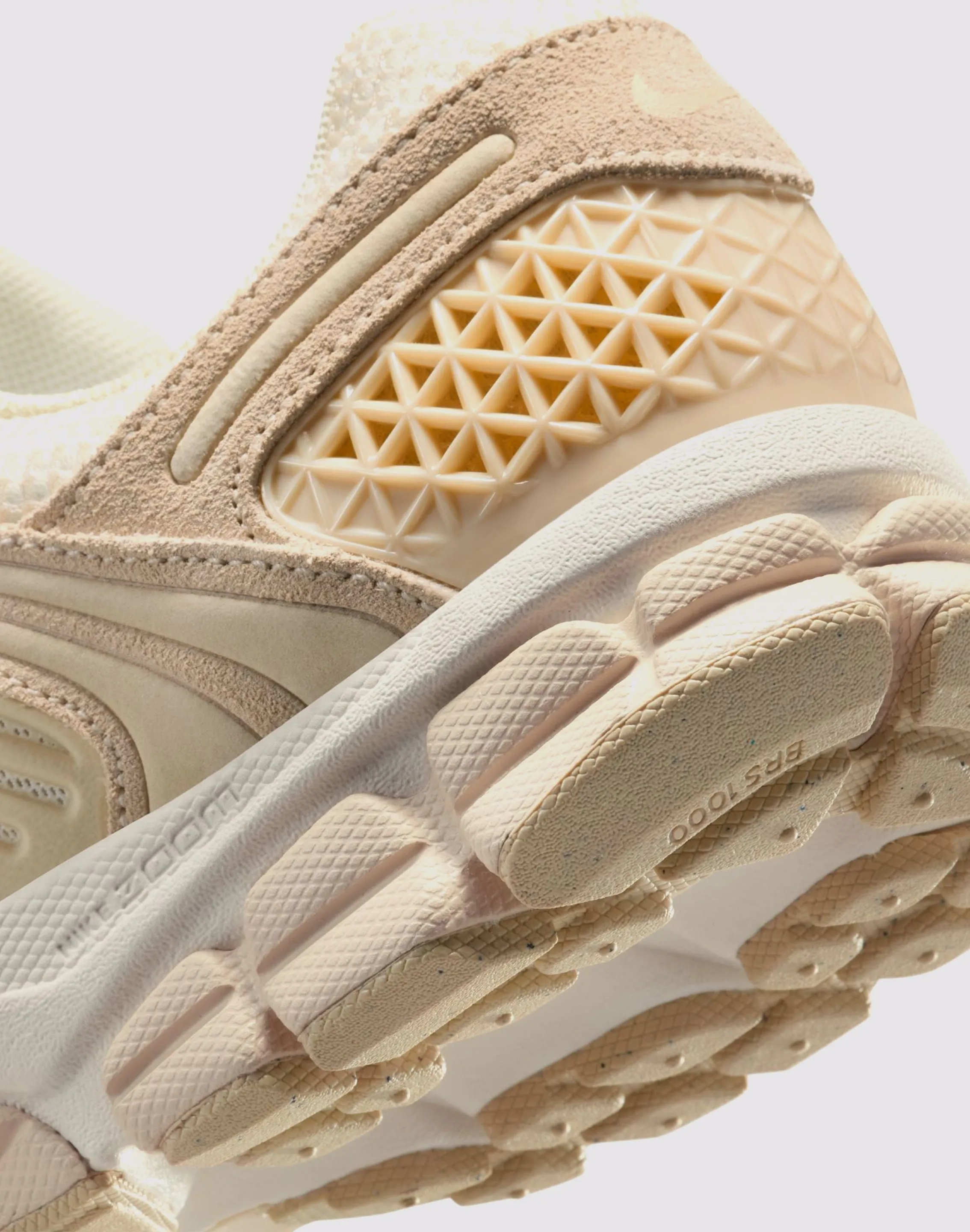 Nike Zoom Vomero 5 "Beach/Sail/Lt Khaki/Pale Ivory"