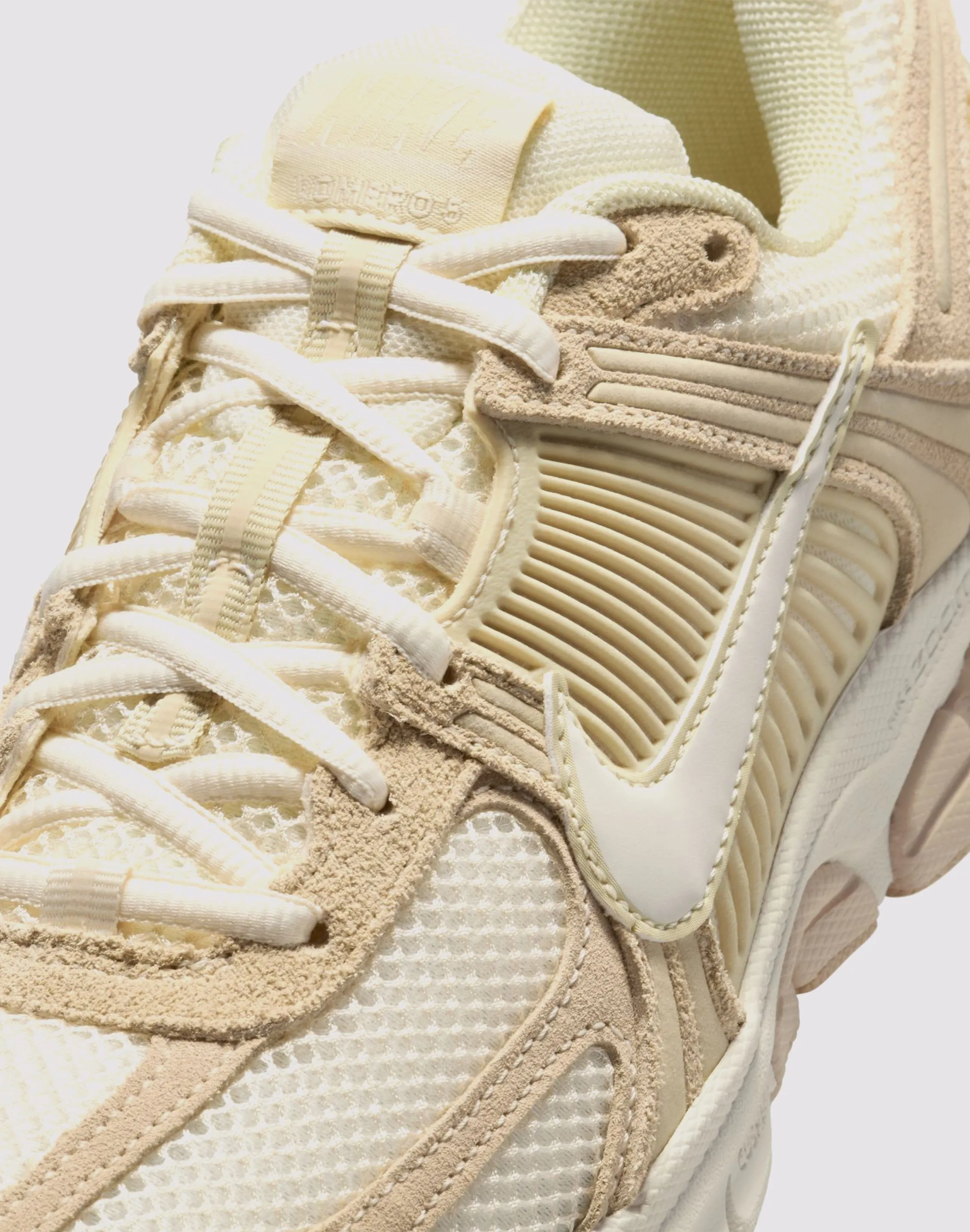 Nike Zoom Vomero 5 "Beach/Sail/Lt Khaki/Pale Ivory"
