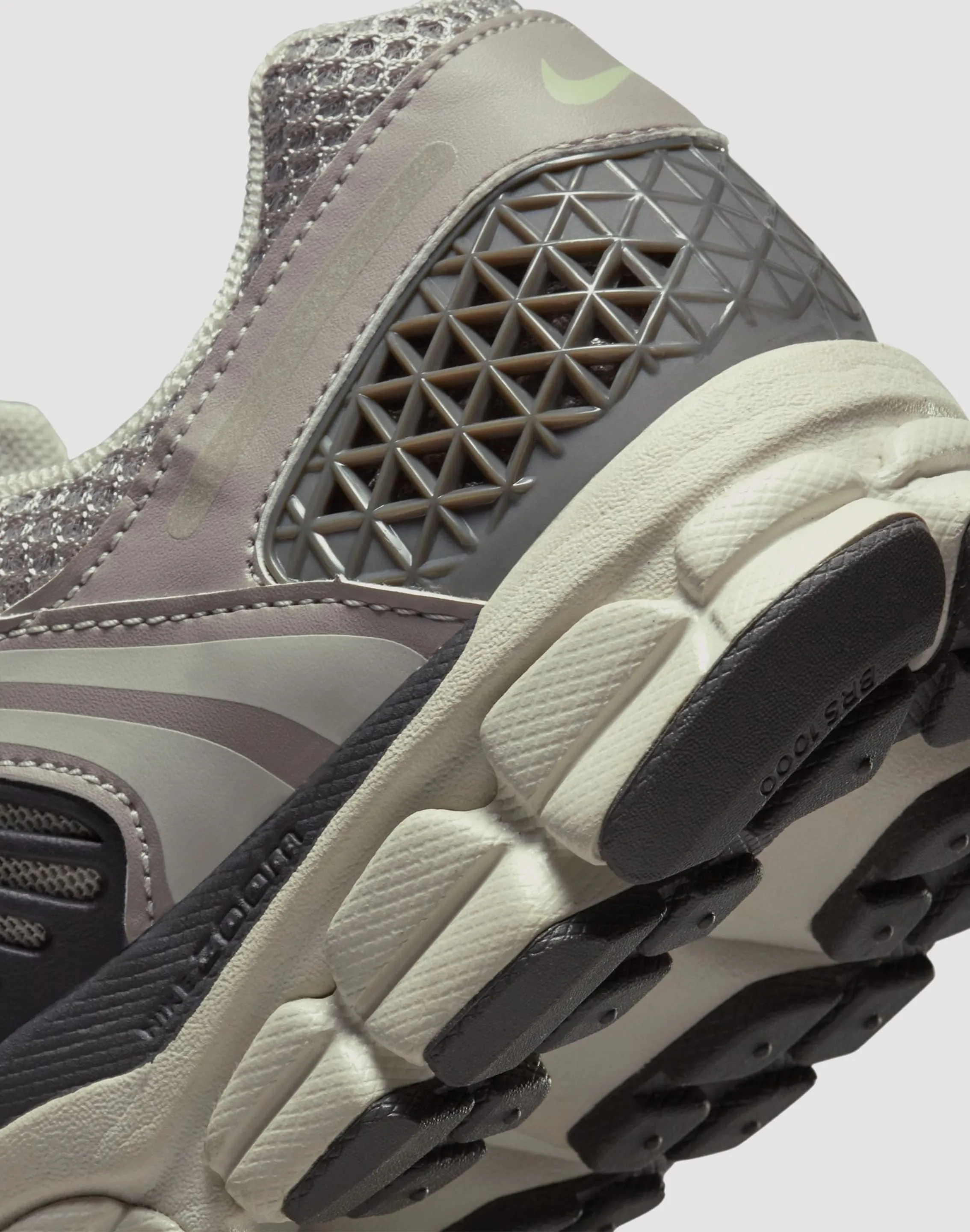 Nike Zoom Vomero 5 "Cobblestone/Light Bone"