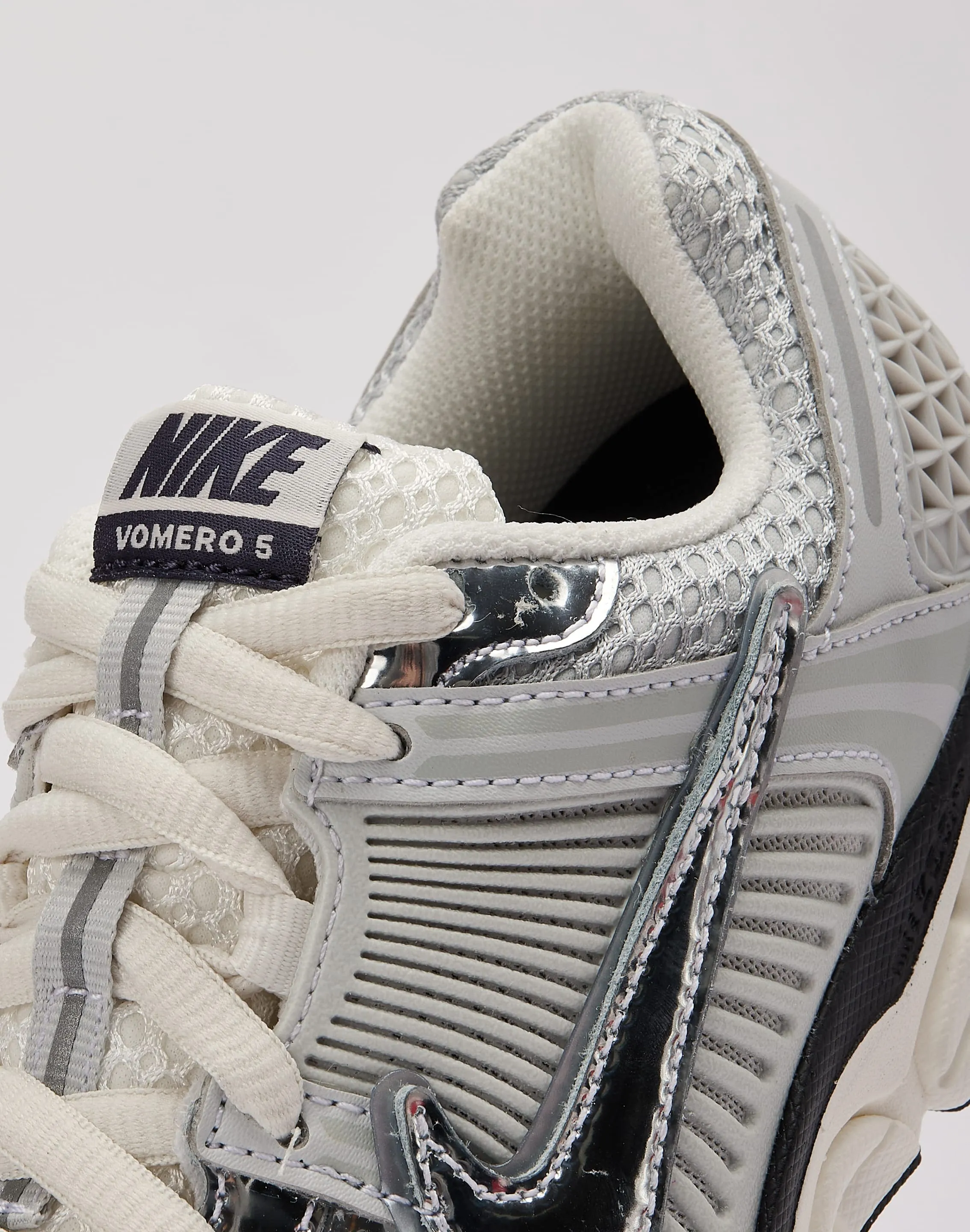 Nike Zoom Vomero 5