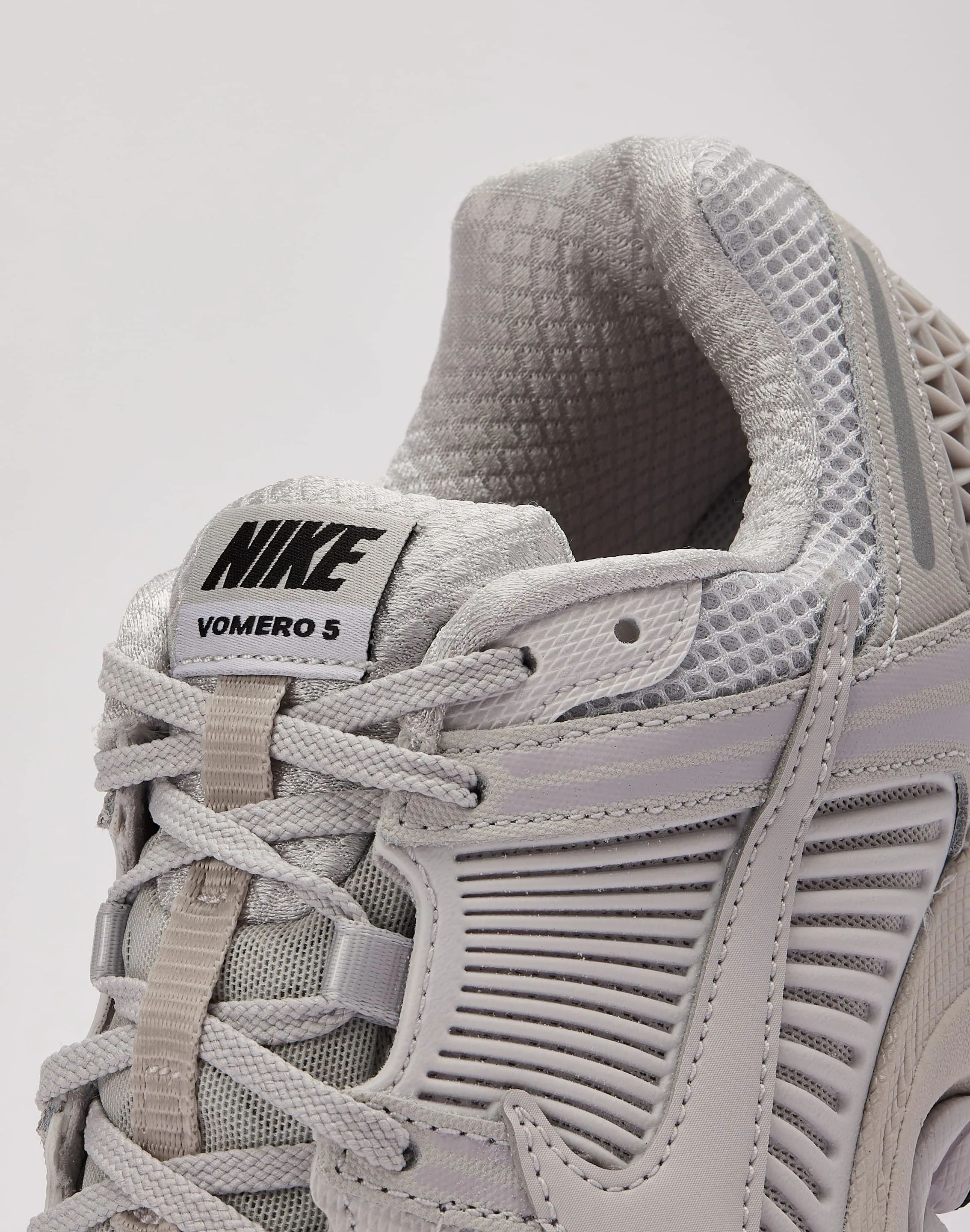 Nike Zoom Vomero 5