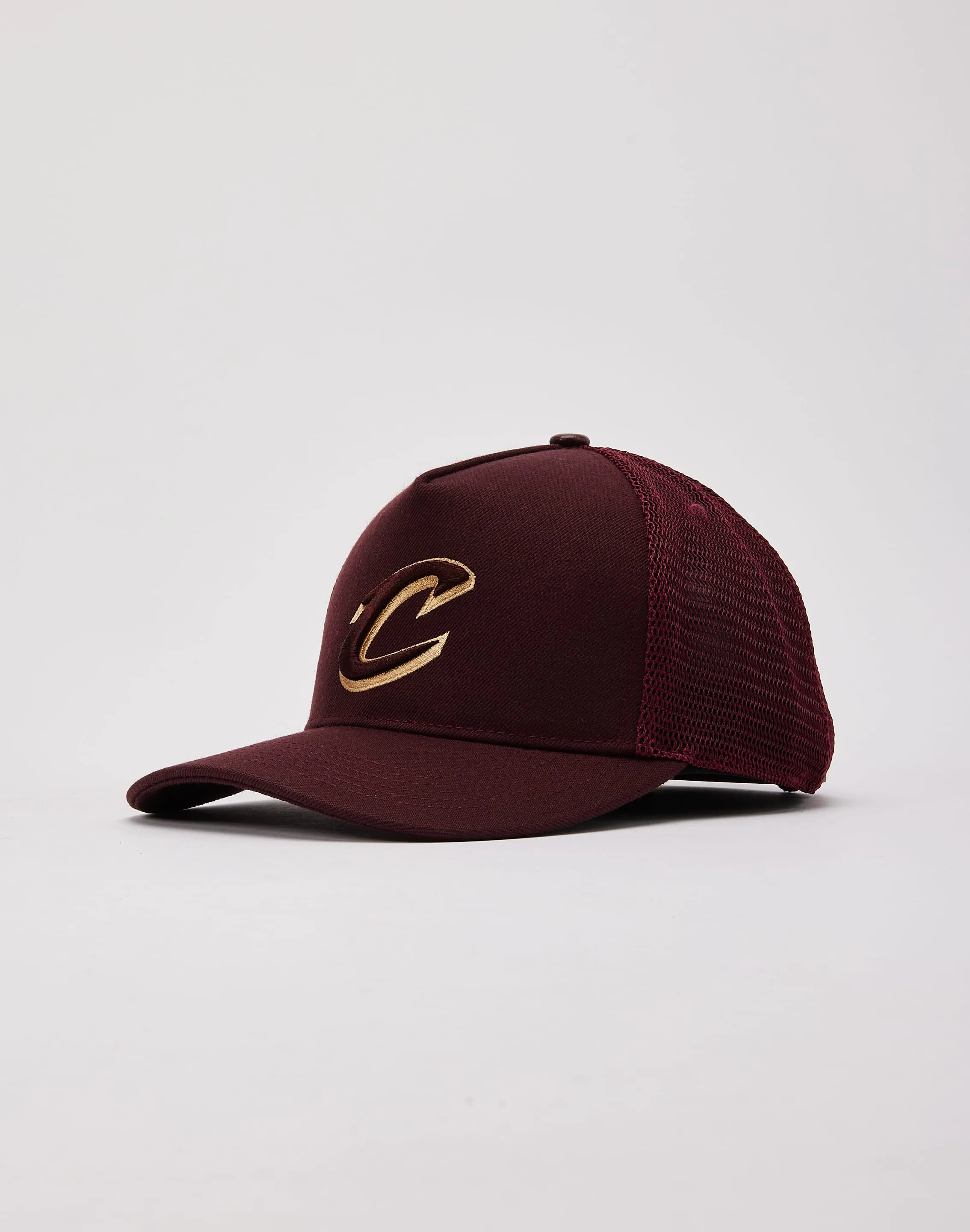 Pro Standard Cleveland Cavaliers Trucker Hat