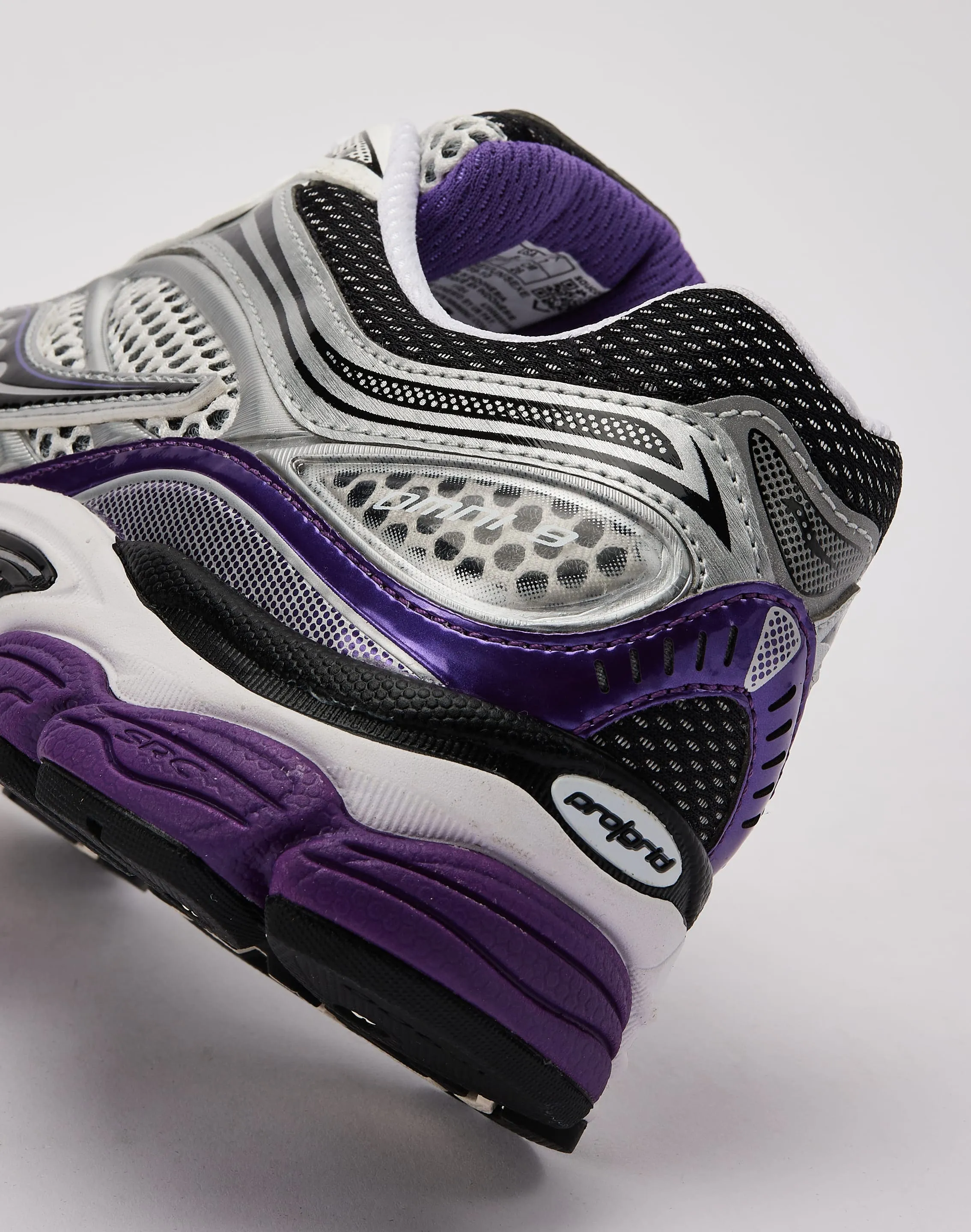 Saucony ProGrid Omni 9
